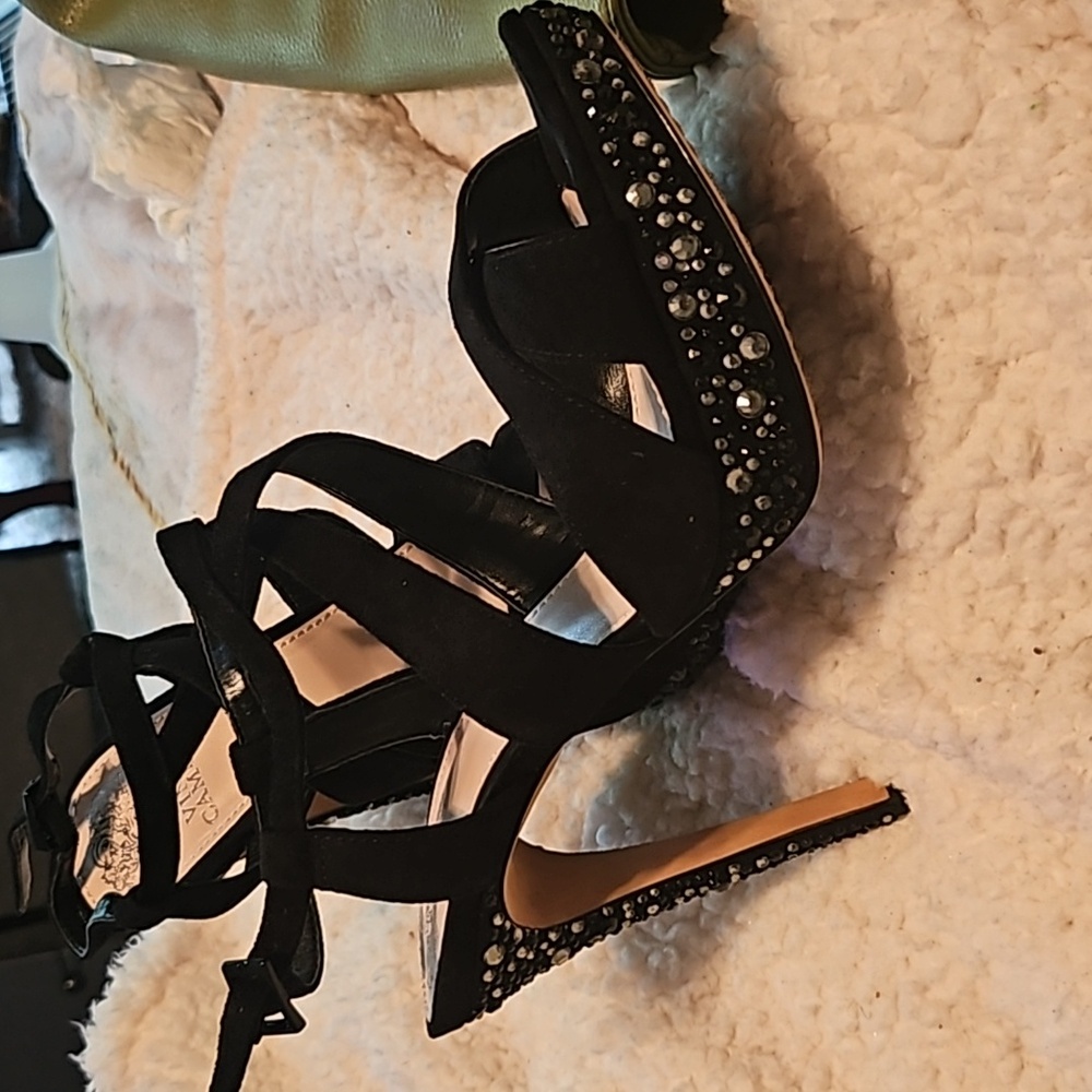 Shoes - Picture 2 of 4